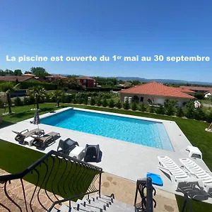 Dans Partage Avec Piscine De 1 A 3 , Grieges Frankrijk