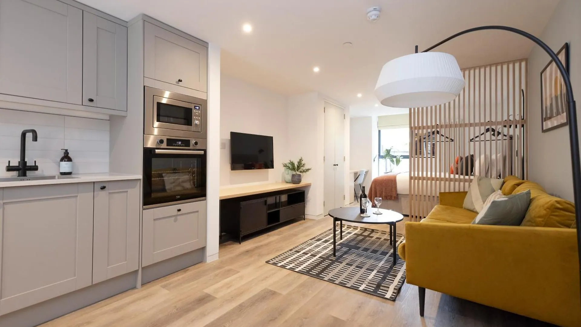 Charming Studios Near Holyrood Park & Calton Hill EDI Appartement