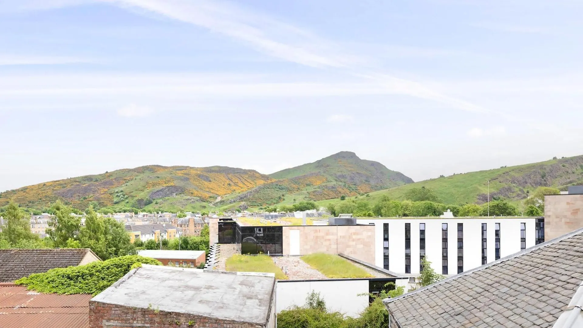Charming Studios Near Holyrood Park & Calton Hill EDI