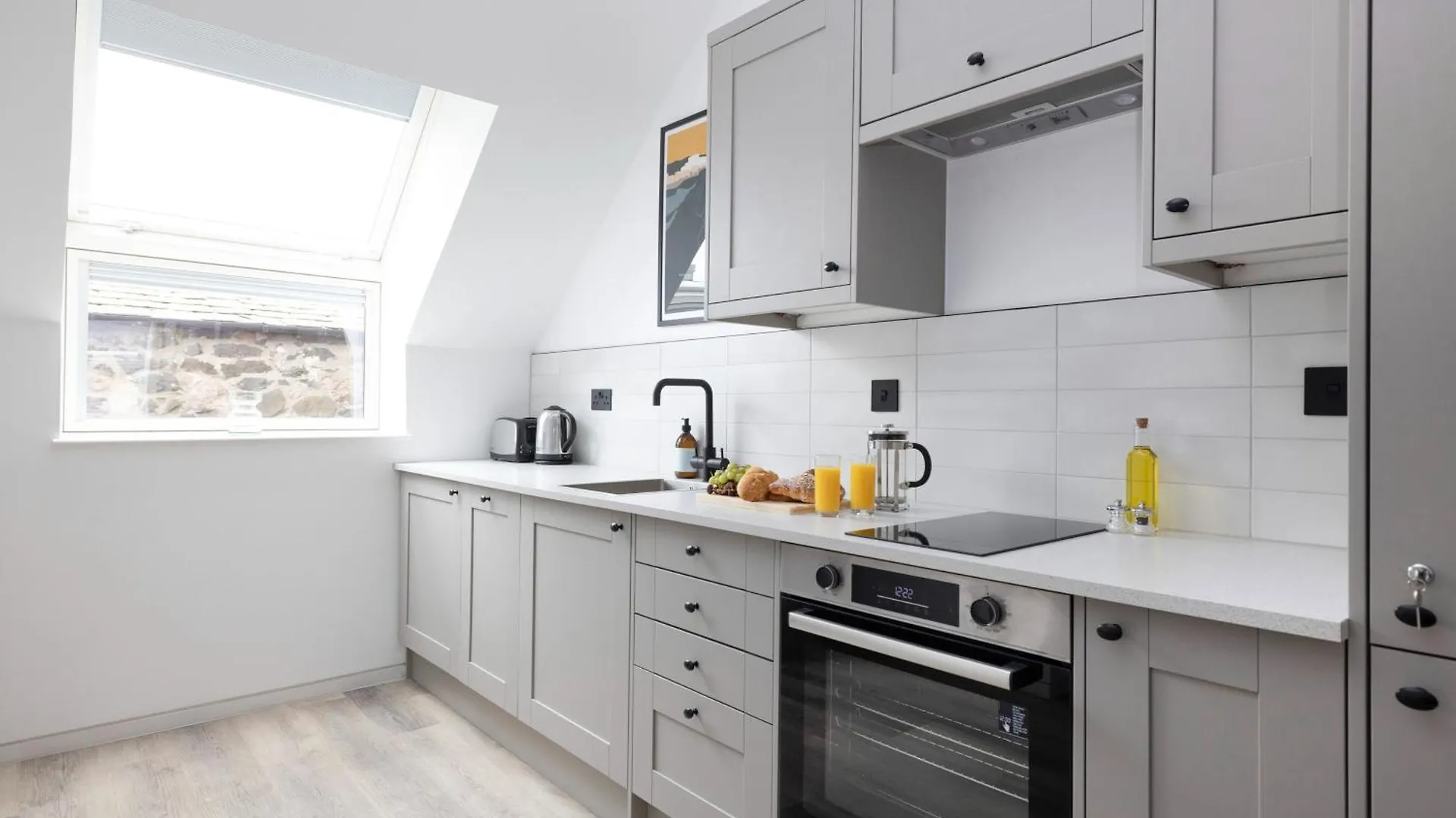 Charming Studios Near Holyrood Park & Calton Hill EDI Appartement