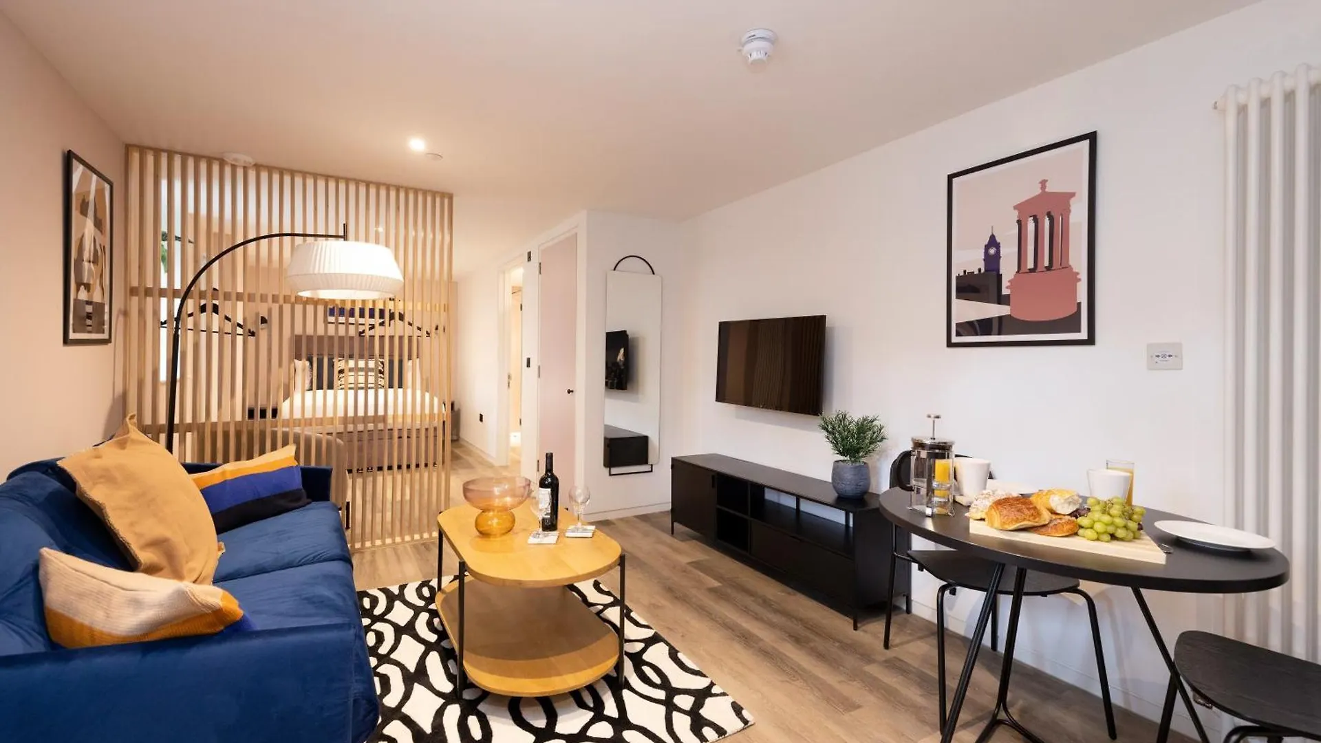 Charming Studios Near Holyrood Park & Calton Hill EDI