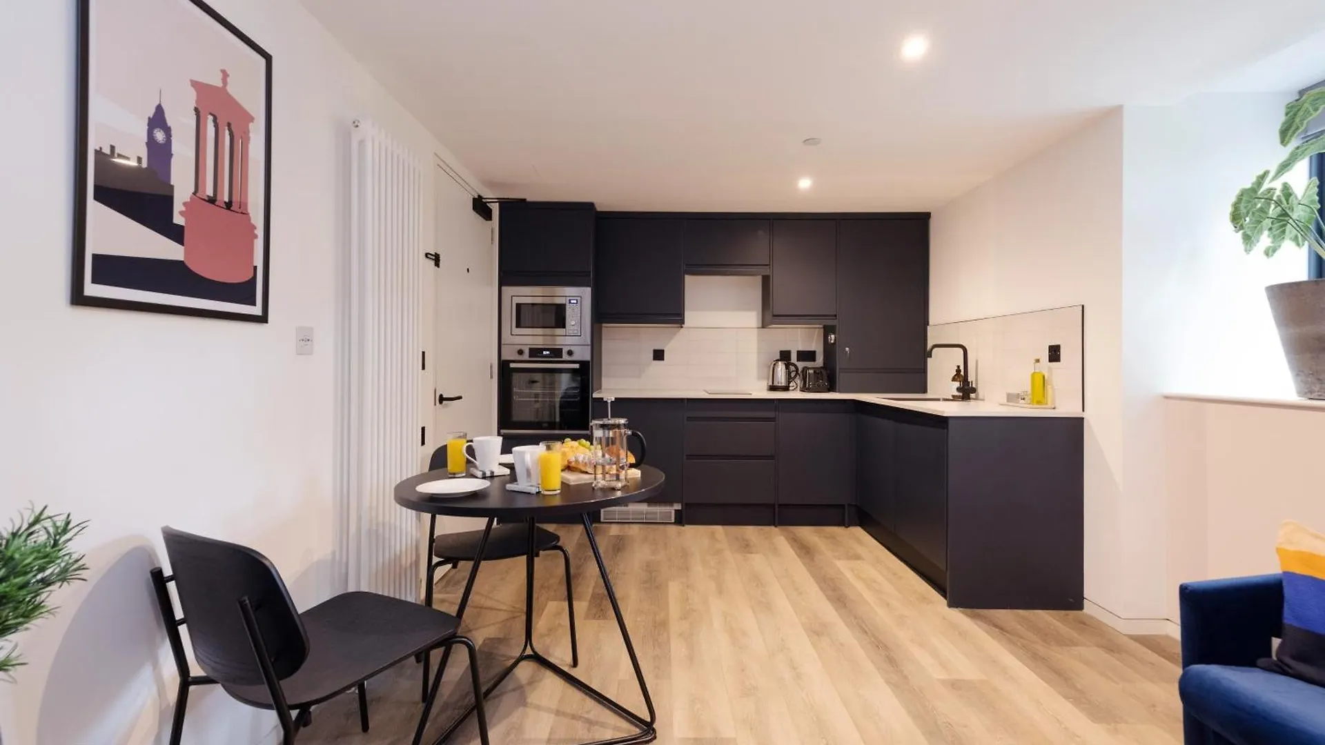 Charming Studios Near Holyrood Park & Calton Hill EDI Appartement
