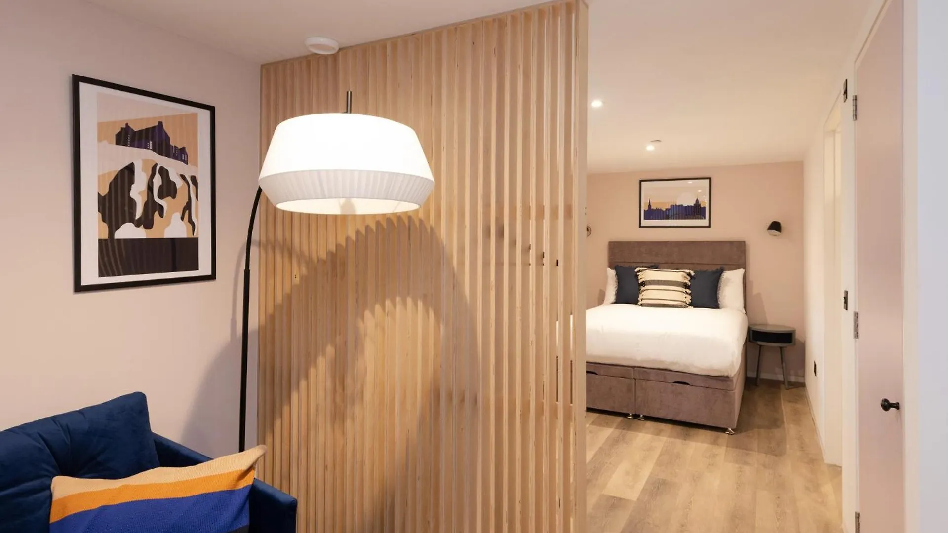 Appartamento Charming Studios Near Holyrood Park & Calton Hill Edimburgo