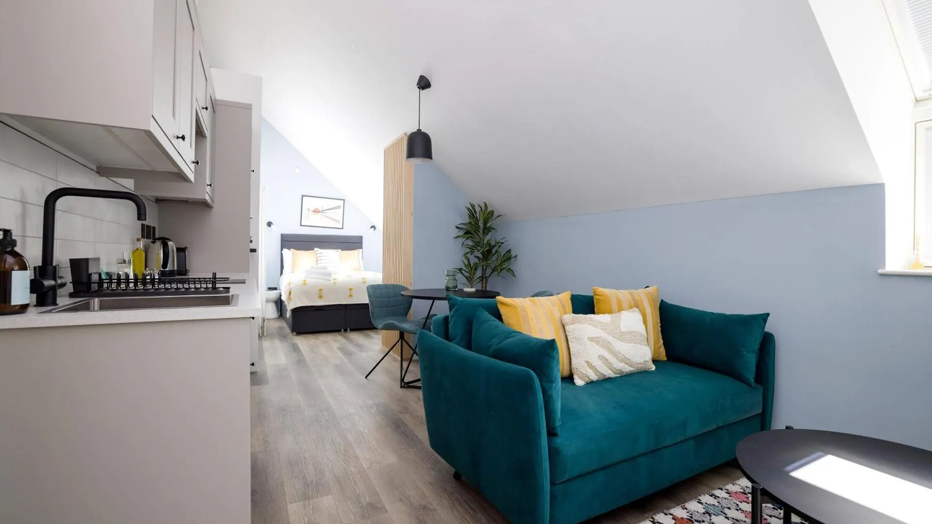 Appartamento Charming Studios Near Holyrood Park & Calton Hill Edimburgo Regno Unito