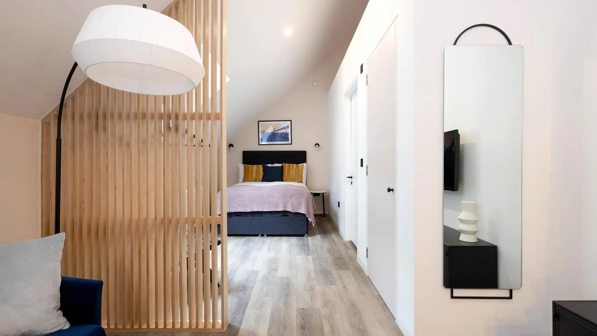 Appartamento Charming Studios Near Holyrood Park & Calton Hill Edimburgo