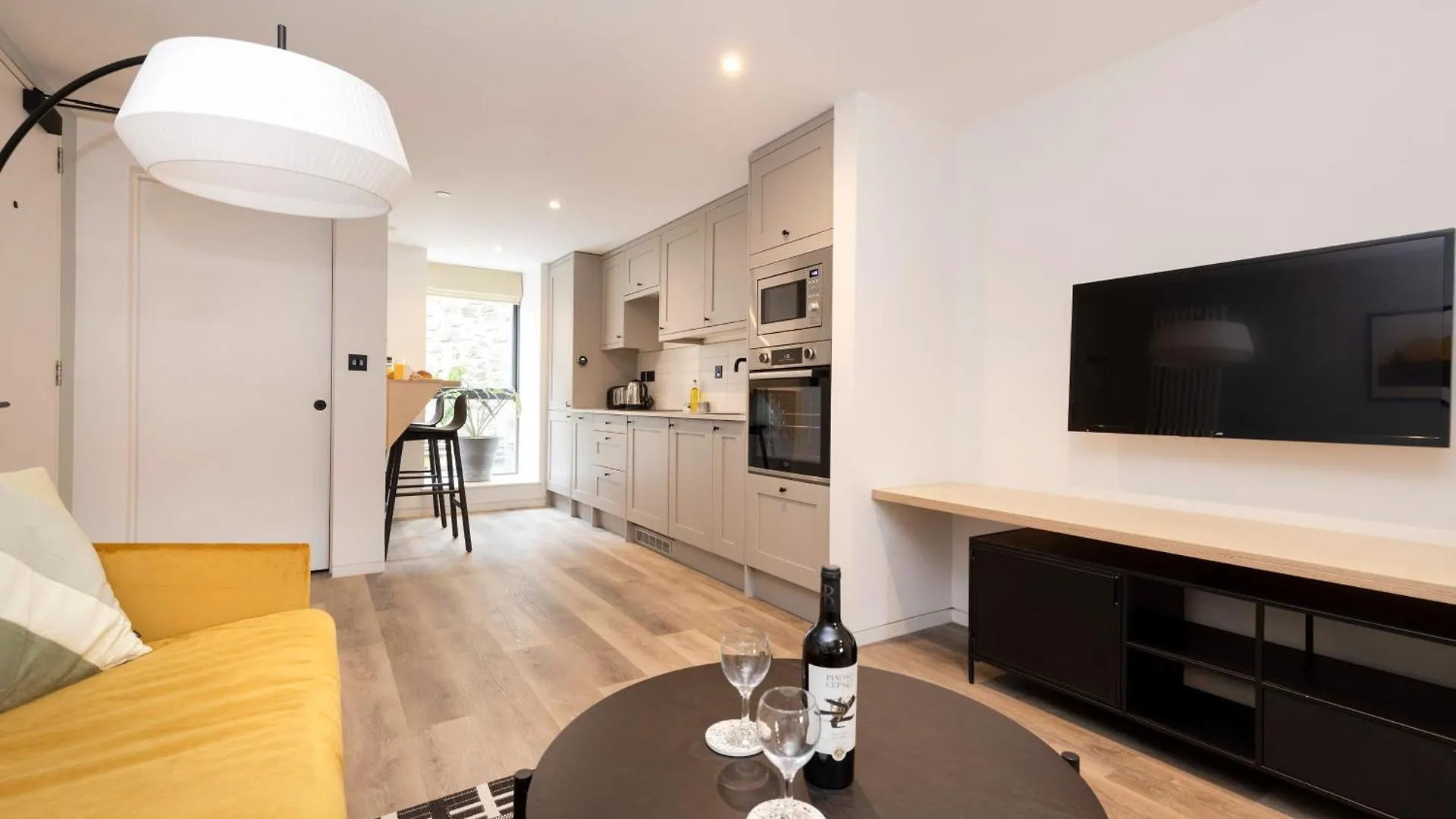 Charming Studios Near Holyrood Park & Calton Hill Edimburgo 0*,  Regno Unito