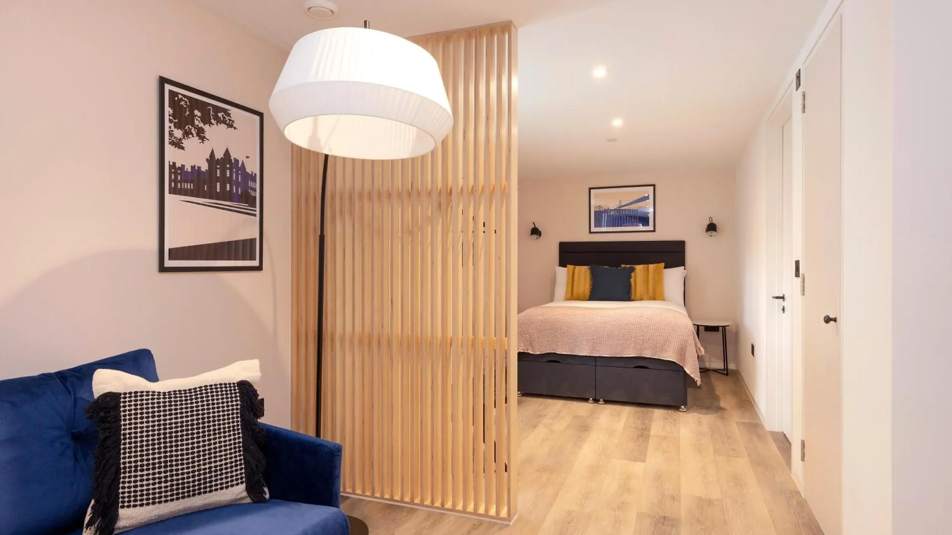 Charming Studios Near Holyrood Park & Calton Hill Edimburgo Appartamento