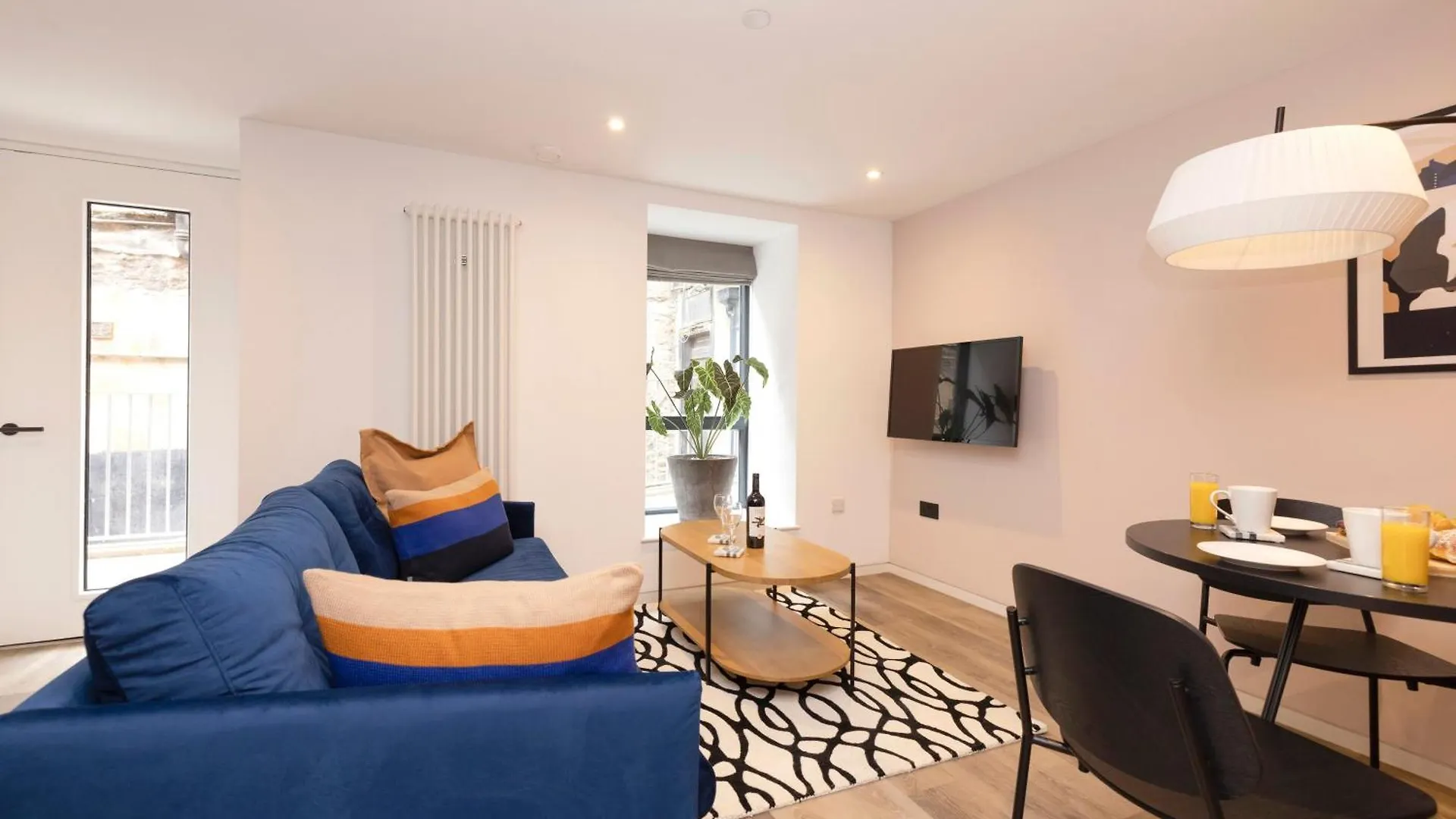 Appartamento Charming Studios Near Holyrood Park & Calton Hill Edimburgo