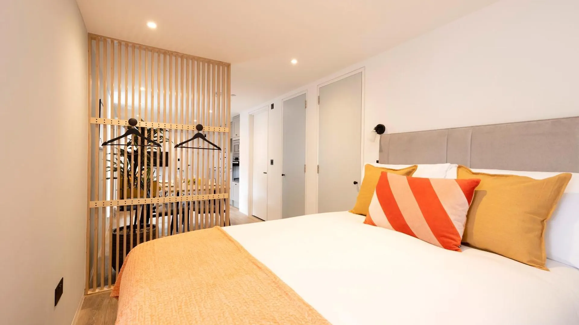 Appartamento Charming Studios Near Holyrood Park & Calton Hill Edimburgo